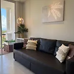 1Br Tropical Escape With Heated Pools Sauna Bbq