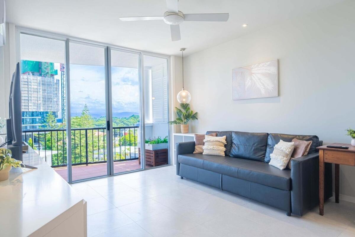 Apartment 1br Tropical Escape With Heated Pools Sauna Bbq