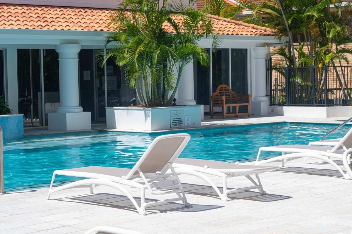 1br Tropical Escape With Heated Pools Sauna Bbq